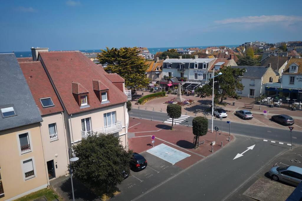 Appartement Studio vue mer 180° à 200 m de la plage en Normandie +parking à Courseulles-sur-Mer Extérieur photo
